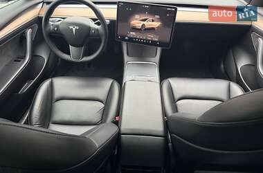 Седан Tesla Model 3 2022 в 