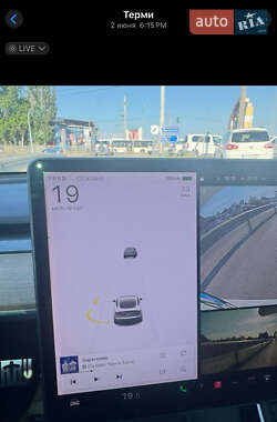 Седан Tesla Model 3 2019 в 