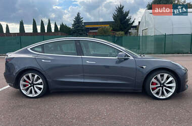 Седан Tesla Model 3 2019 в 