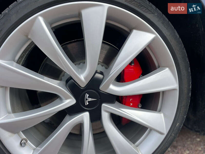 Седан Tesla Model 3 2019 в Львове фото 18 Седан Tesla Model 3 2019 в Львове