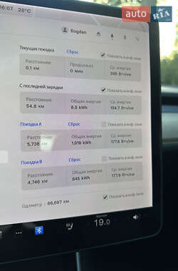 Седан Tesla Model 3 2020 в 