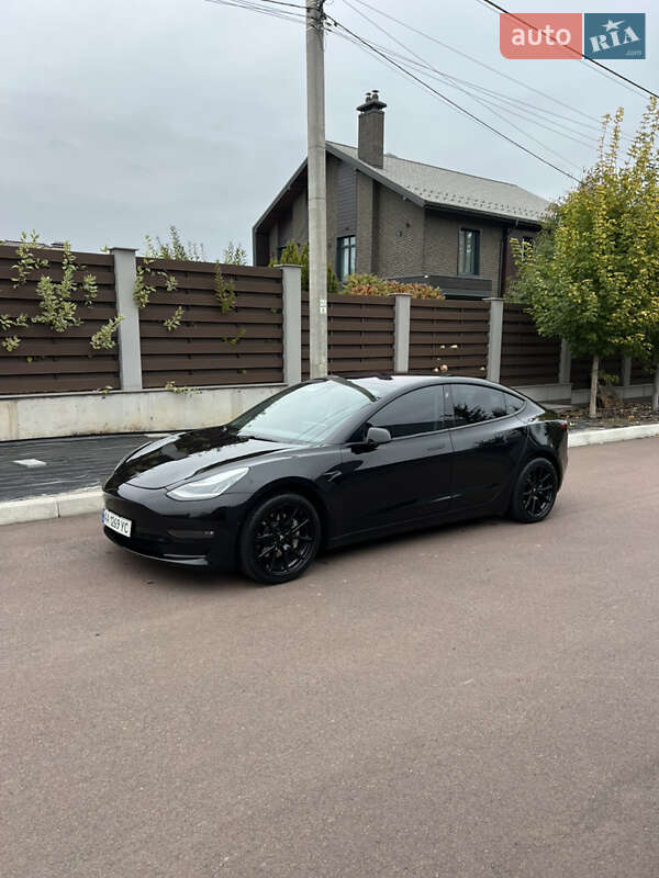 Седан Tesla Model 3 2018 в Киеве
