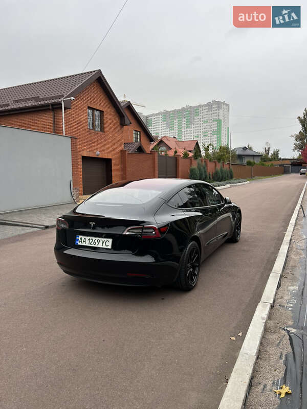 Седан Tesla Model 3 2018 в Киеве