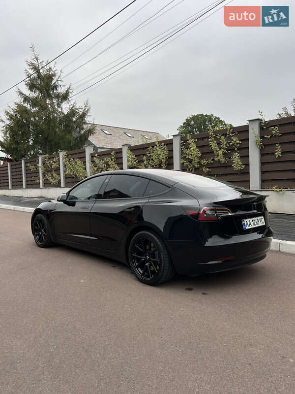 Седан Tesla Model 3 2018 в Киеве