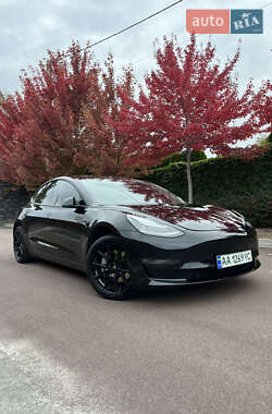 Седан Tesla Model 3 2018 в Киеве
