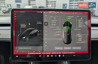 Седан Tesla Model 3 2019 в 