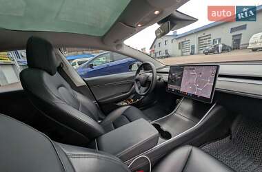 Седан Tesla Model 3 2019 в 