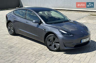Седан Tesla Model 3 2021 в 