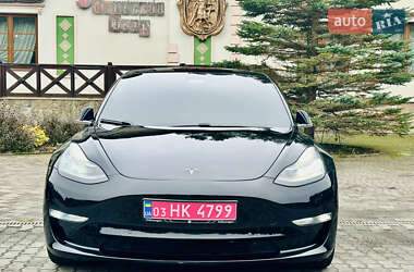 Седан Tesla Model 3 2020 в 