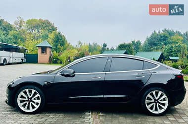Седан Tesla Model 3 2020 в 