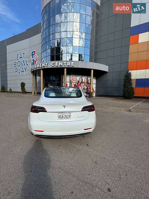 Седан Tesla Model 3 2021 в Кривом Роге