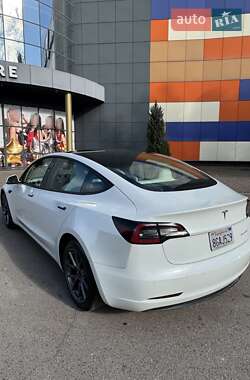 Седан Tesla Model 3 2021 в 