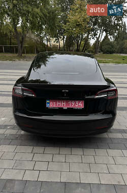 Седан Tesla Model 3 2019 в 