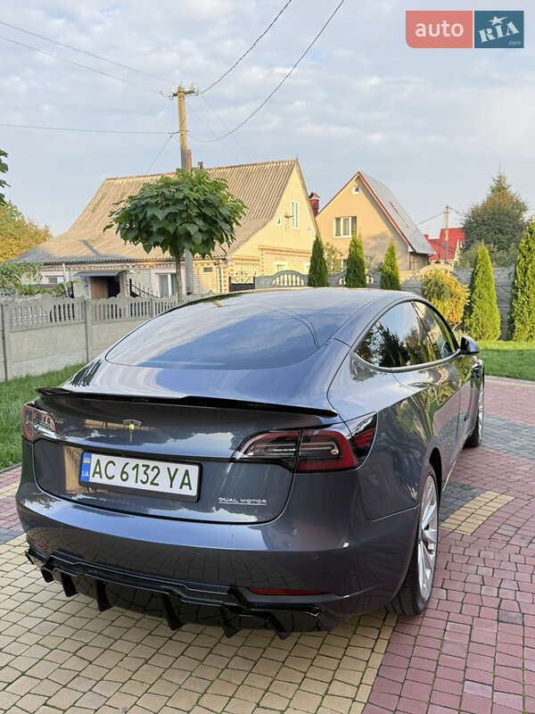 Седан Tesla Model 3 2021 в Луцьку