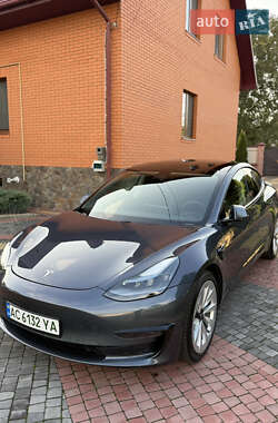 Седан Tesla Model 3 2021 в 