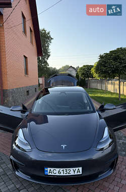 Седан Tesla Model 3 2021 в 