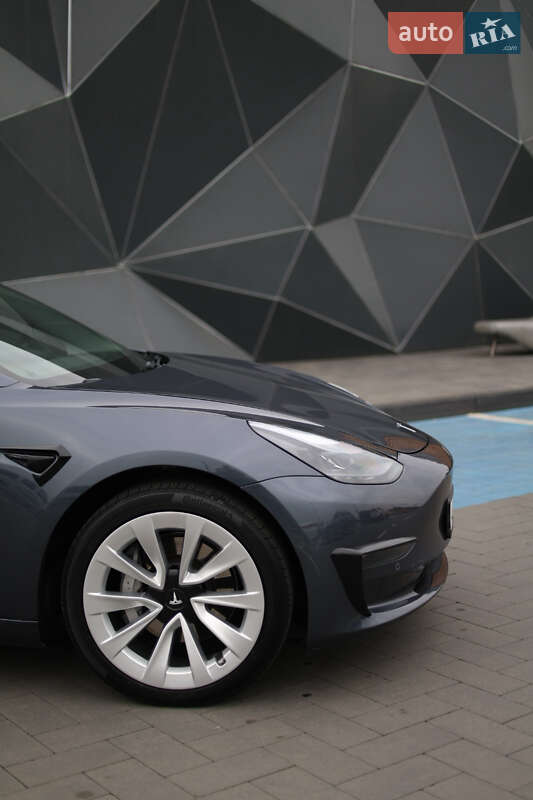 Седан Tesla Model 3 2021 в Луцьку