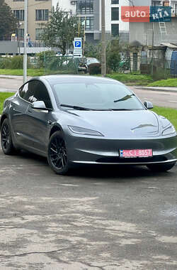 Седан Tesla Model 3 2024 в Львове
