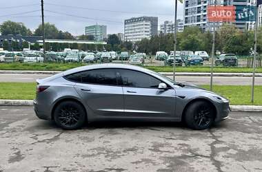 Седан Tesla Model 3 2024 в 