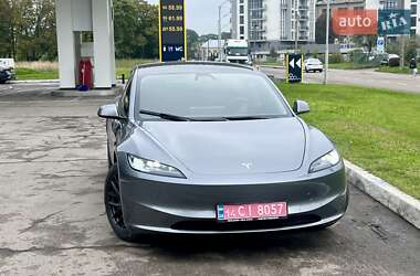 Седан Tesla Model 3 2024 в 