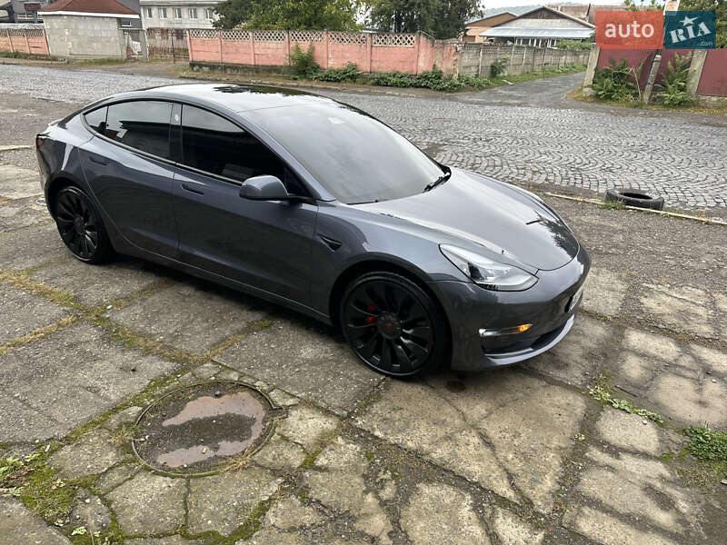 Седан Tesla Model 3 2022 в Мукачевому