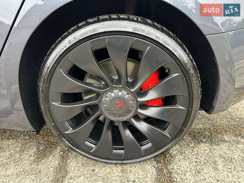 Седан Tesla Model 3 2022 в Мукачевому