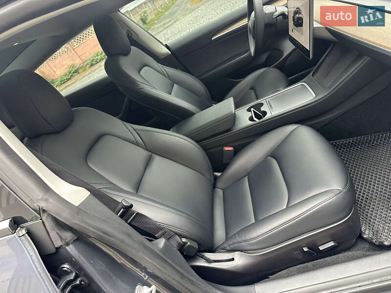 Седан Tesla Model 3 2022 в Мукачевому фото 38 Седан Tesla Model 3 2022 в Мукачевому