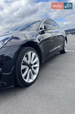 Седан Tesla Model 3 2018 в 