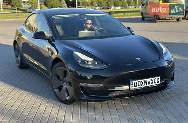 Седан Tesla Model 3 2021 в Львове
