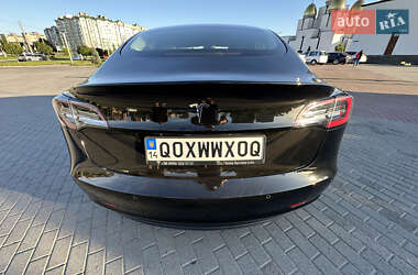Седан Tesla Model 3 2021 в 