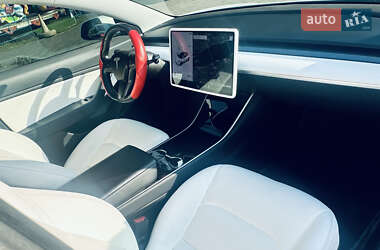 Седан Tesla Model 3 2018 в 