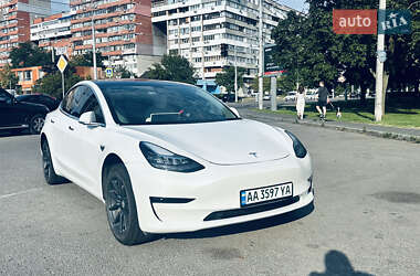 Седан Tesla Model 3 2018 в 