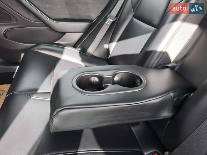 Седан Tesla Model 3 2019 в Стрые