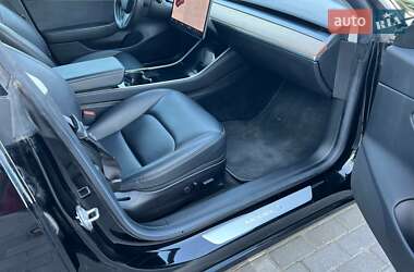Седан Tesla Model 3 2019 в 
