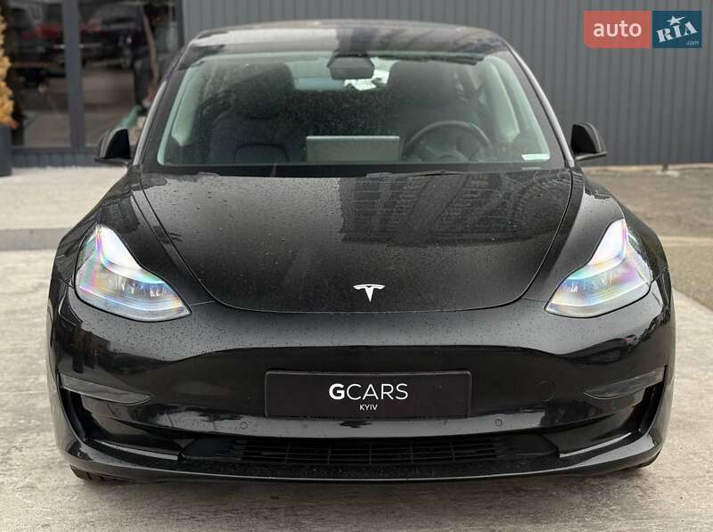Седан Tesla Model 3 2021 в Киеве