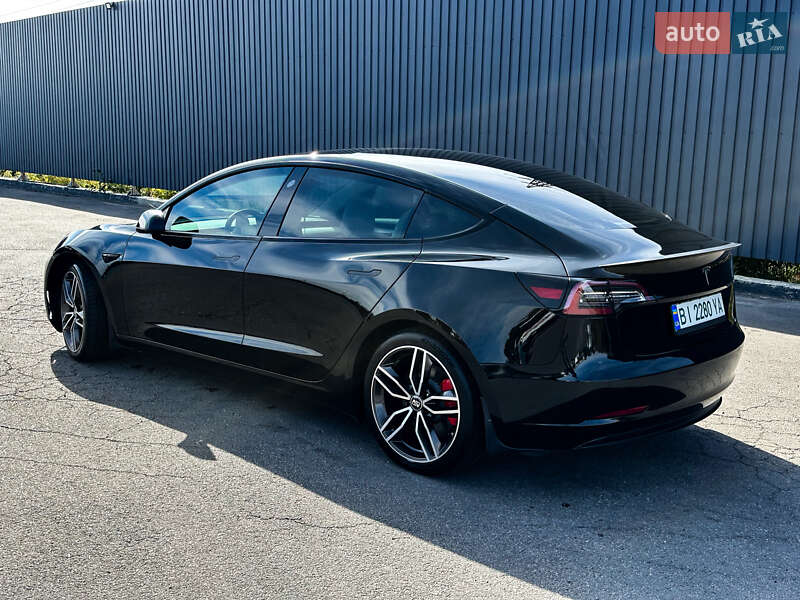 Седан Tesla Model 3 2021 в Полтаве