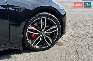 Седан Tesla Model 3 2021 в 