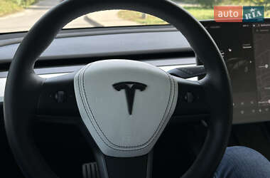 Седан Tesla Model 3 2021 в 