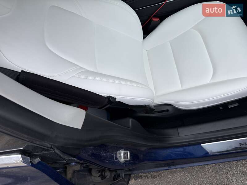 Седан Tesla Model 3 2019 в Киеве
