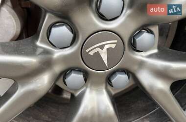 Седан Tesla Model 3 2019 в 