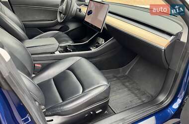 Седан Tesla Model 3 2019 в 