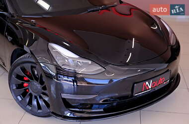 Седан Tesla Model 3 2023 в 