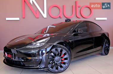 Седан Tesla Model 3 2023 в 