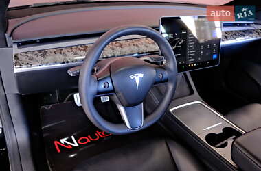 Седан Tesla Model 3 2023 в 