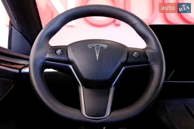 Седан Tesla Model 3 2023 в Одесі