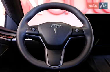 Седан Tesla Model 3 2023 в 