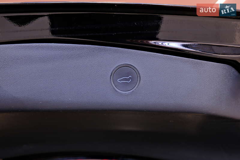 Седан Tesla Model 3 2023 в Одесі