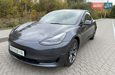 Седан Tesla Model 3 2022 в 