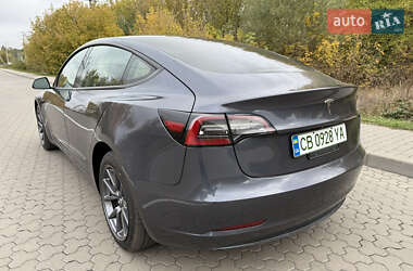 Седан Tesla Model 3 2022 в 