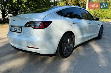Седан Tesla Model 3 2019 в 